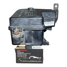 Load image into Gallery viewer, 2002-2005 Dodge Ram 1500 Integrated Power Module 5.7