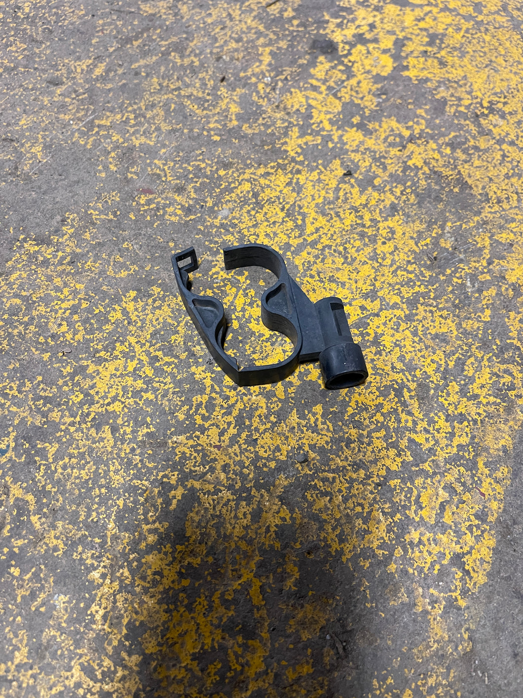 2004-2006 Dodge Ram SRT10 Heater Hose Retainer Clip